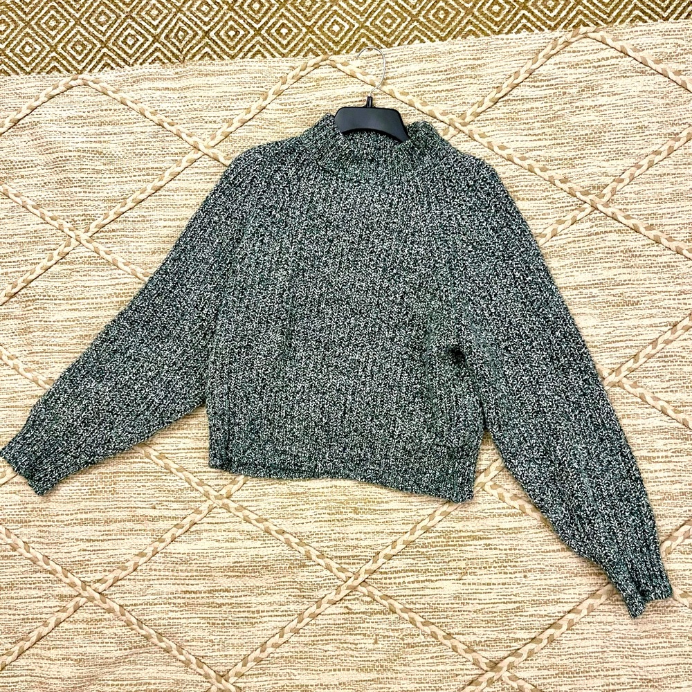 Universal threads- size small